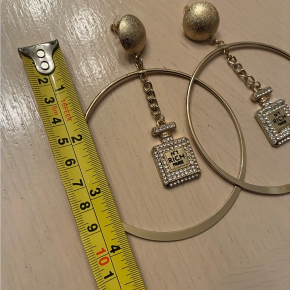 Rich large hoops pierced earrings - Picture 6 of 8